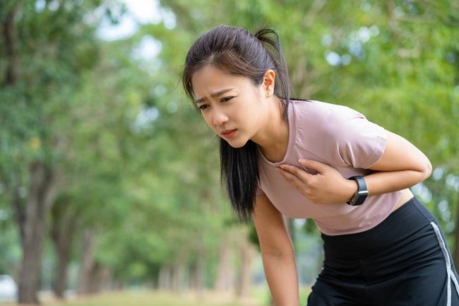 Memperkuat rasa lega tubuh melalui ritme napas yang stabil